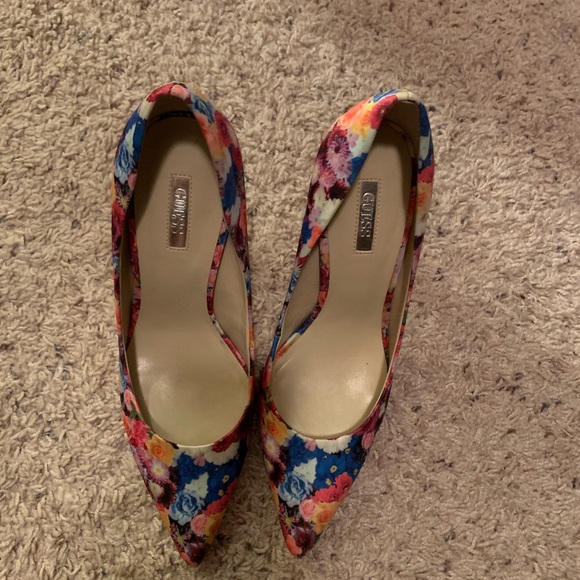 Branded shoes - Picture 4 of 8